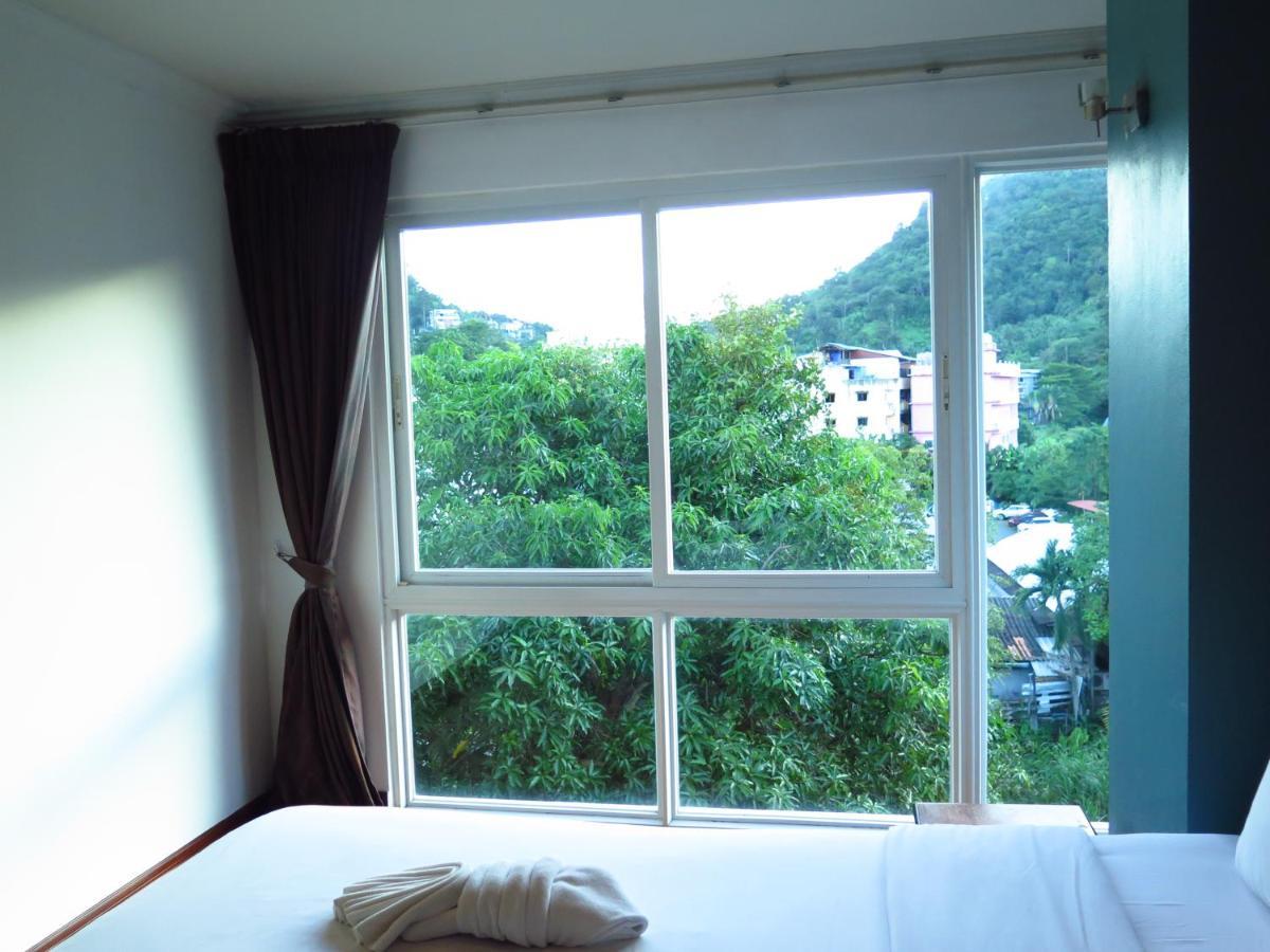 639 2 Bedroom Contemporary Teak Wood Semesterbostad Patong