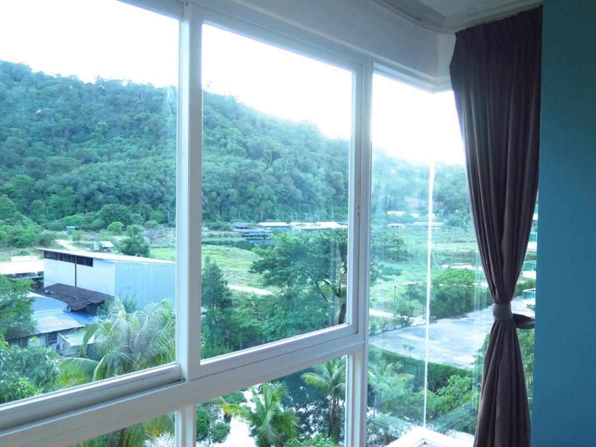 Semesterbostad 639 2 Bedroom Contemporary Teak Wood Patong